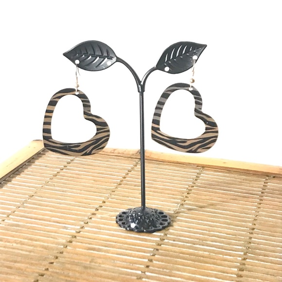 ☀️WEEKEND SALE☀️ ☀️Black/silver zebra stripe heart earrings - Picture 3 of 5